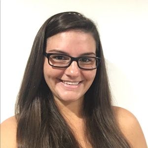 Meet your Posher, Caitlin